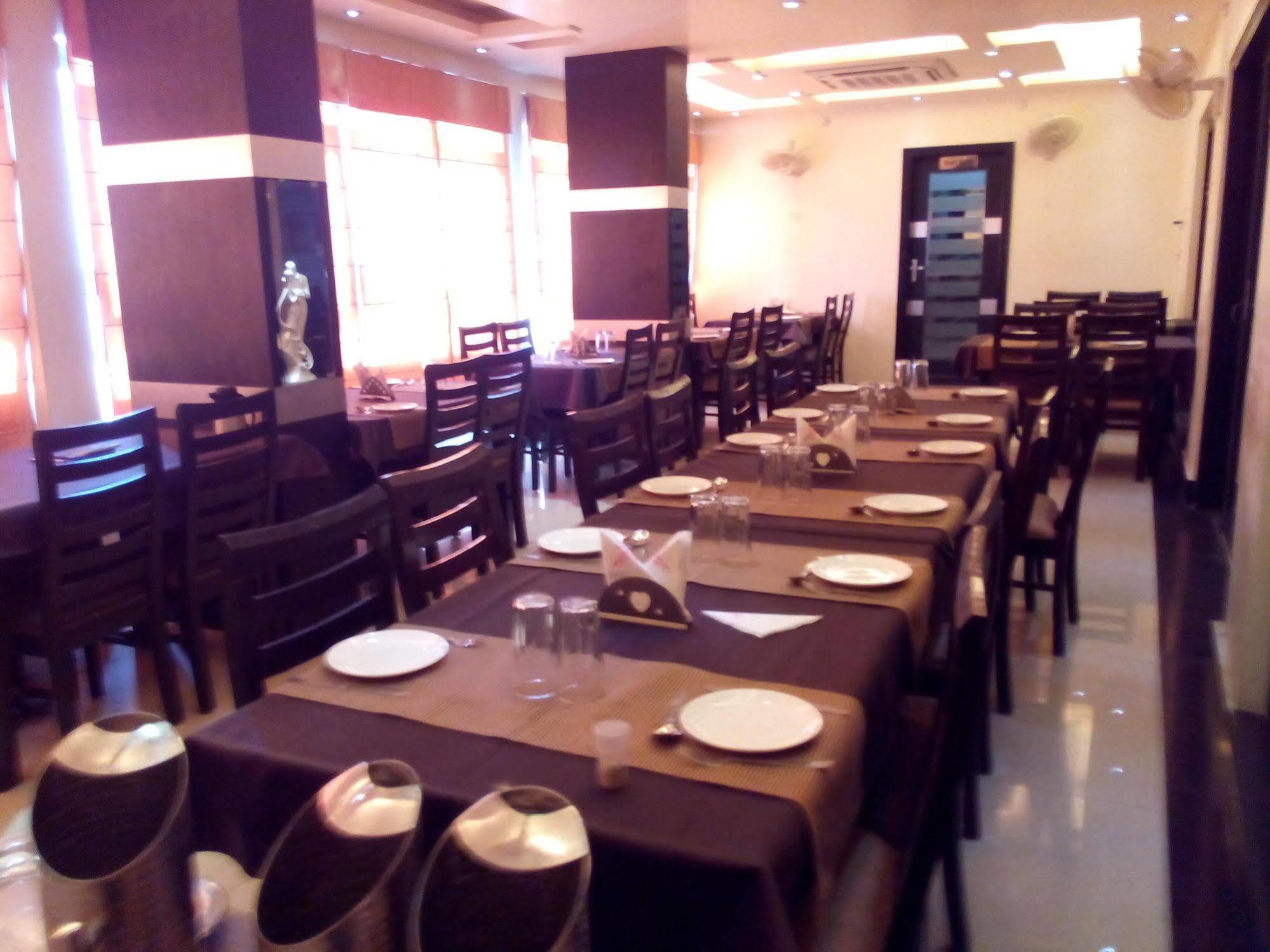 Divine Destination Hotell Varanasi Eksteriør bilde