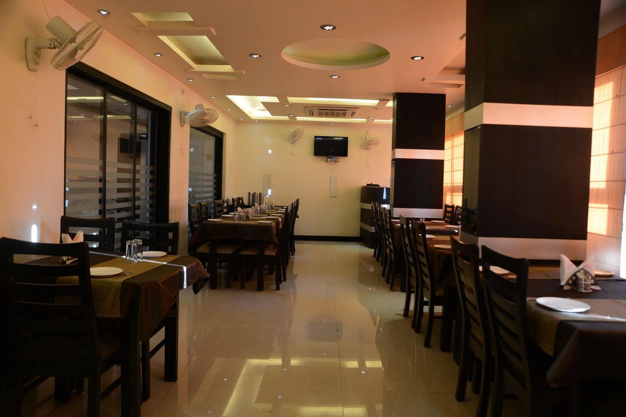Divine Destination Hotell Varanasi Eksteriør bilde