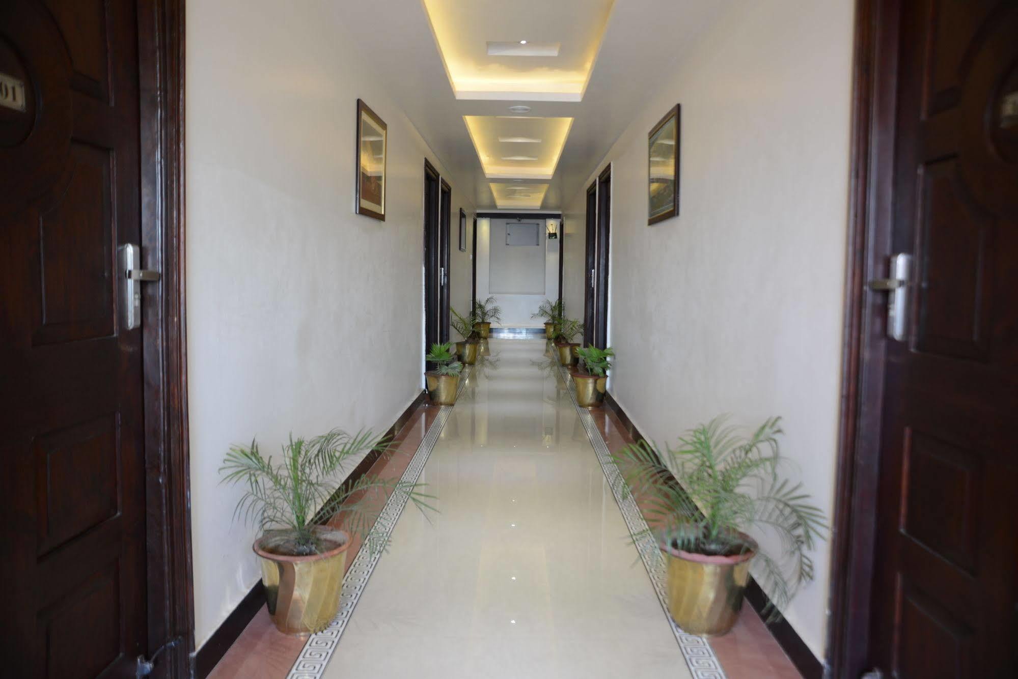 Divine Destination Hotell Varanasi Eksteriør bilde