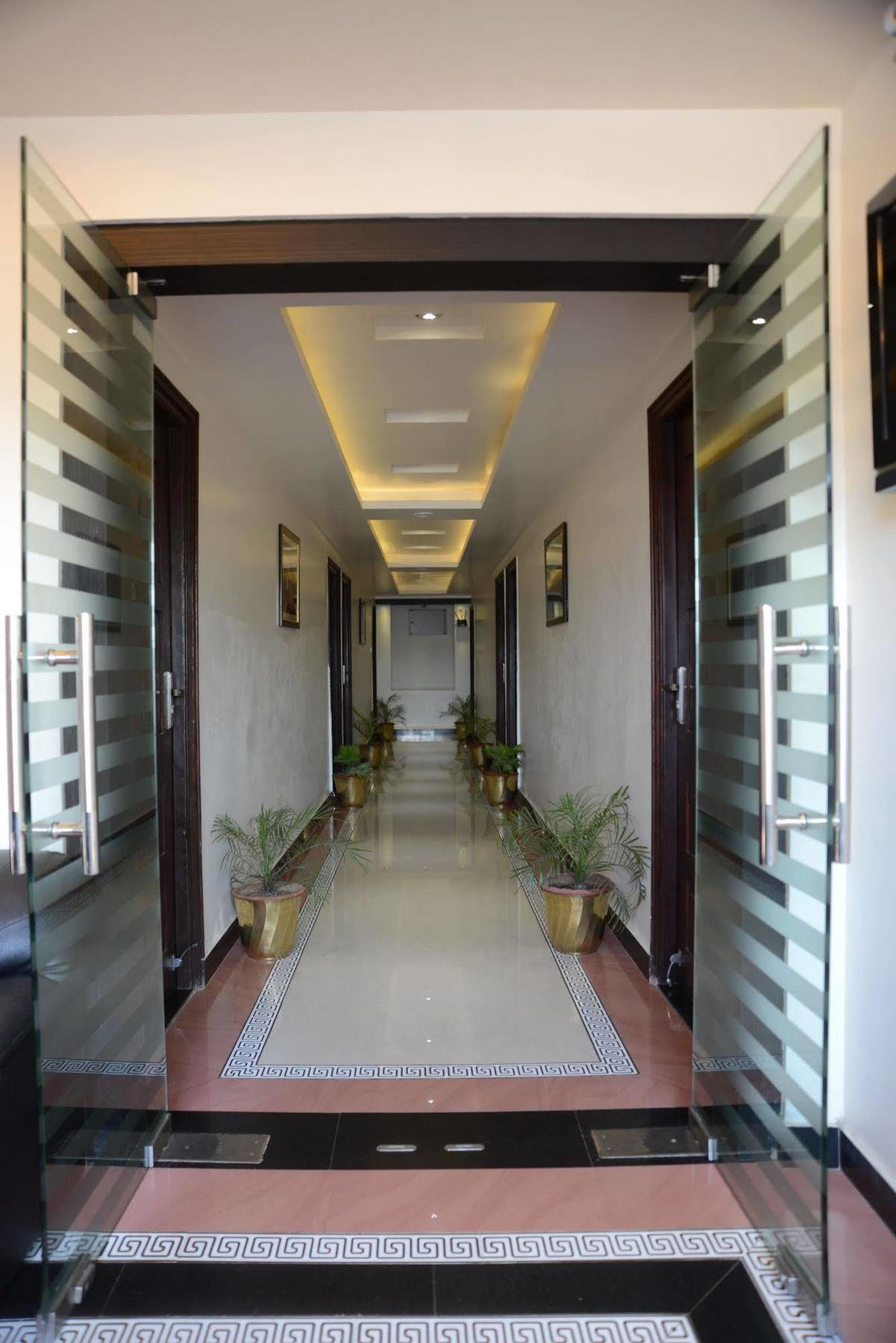 Divine Destination Hotell Varanasi Eksteriør bilde